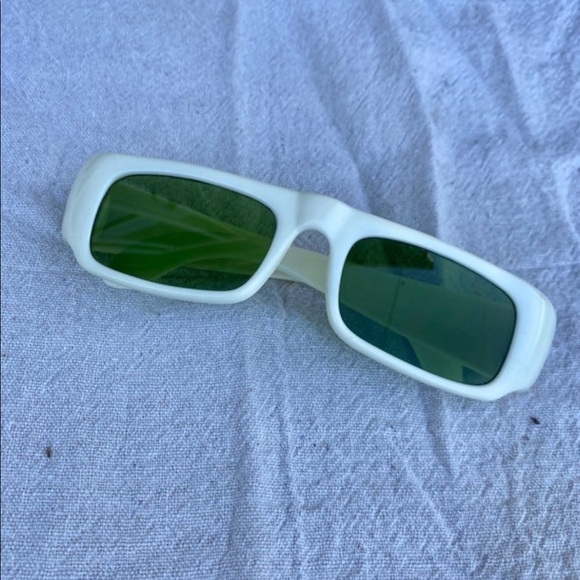 Vintage Space Age Atomic Style Ivory White Tiny Sunglasses // Avant Garde - Picture 1 of 4
